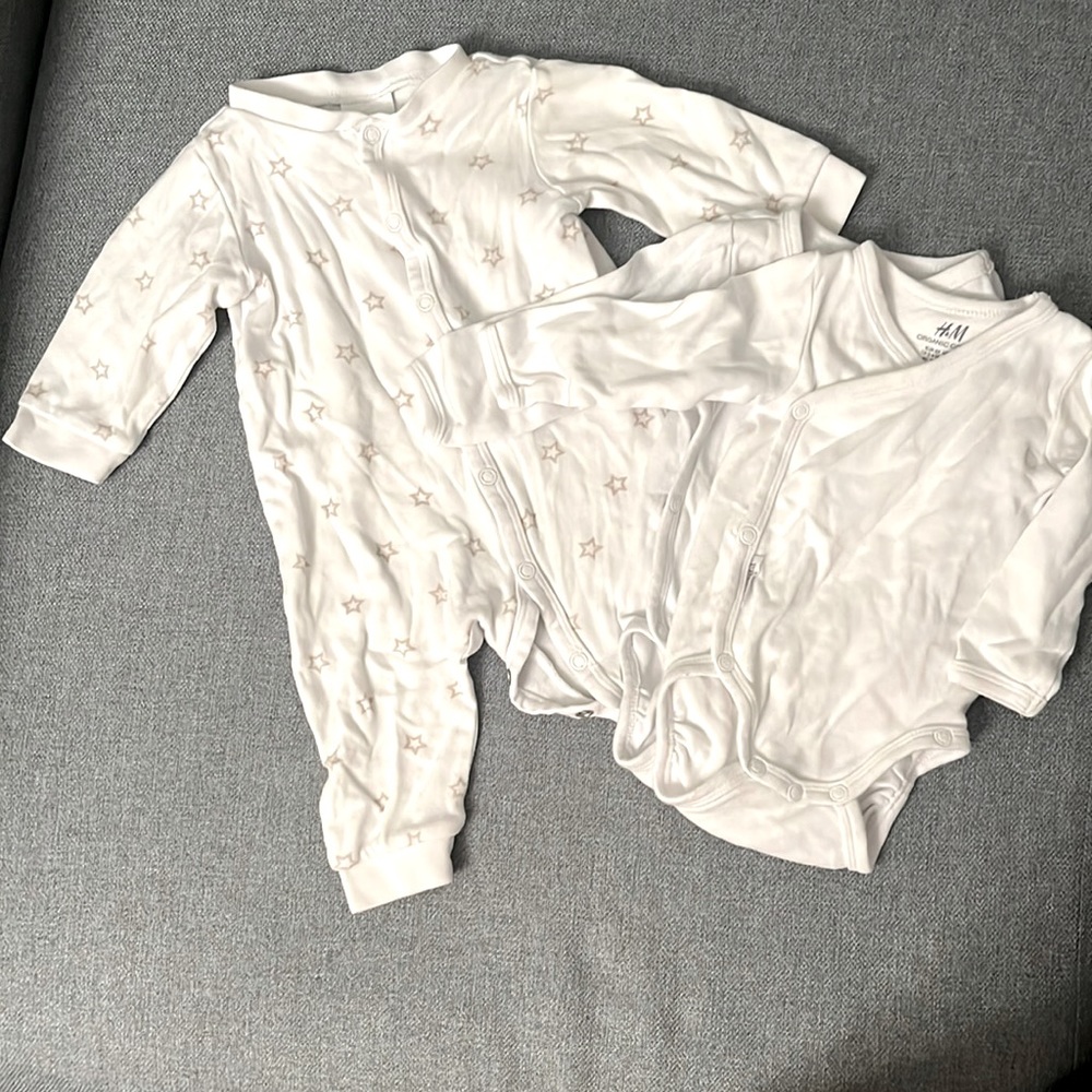 H&M white baby bodysuits